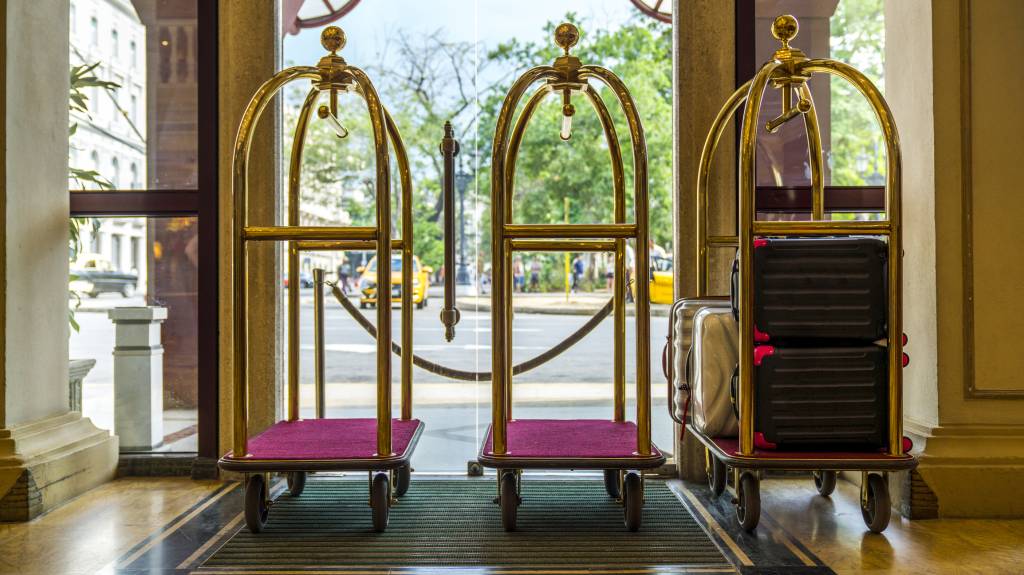 chariot bagages hôtel