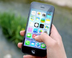 Changer l'écran de votre iPhone XR vous-même, c'est économique et écologique