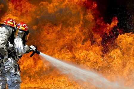 Le matériel incendie essentiel et les obligations des entreprises pour faire face aux risques